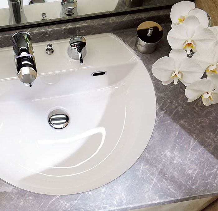 大理石の質感と素材感のラピシアカウンター Lixil 洗面台 千葉の水まわりリフォーム専門店 ミライズ